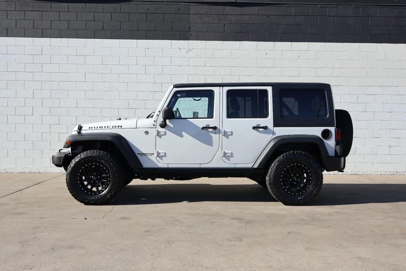 Jeep Wrangler Unlimited Vehicle Full-screen Gallery Image 11