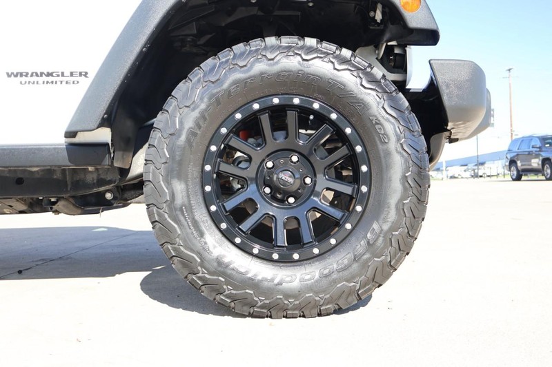 Jeep Wrangler Unlimited Vehicle Full-screen Gallery Image 14