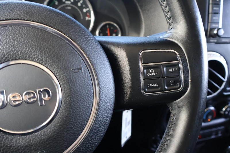 Jeep Wrangler Unlimited Vehicle Full-screen Gallery Image 28