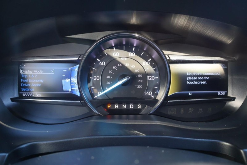 Ford Explorer Vehicle Full-screen Gallery Image 28