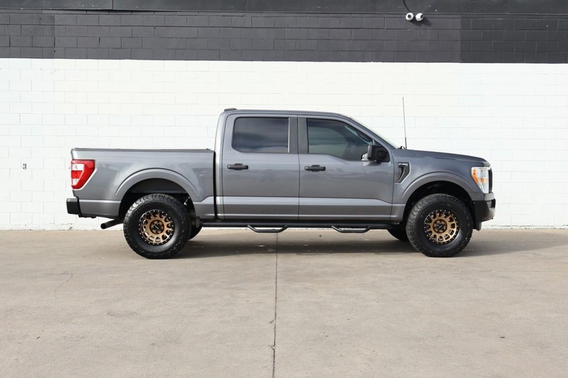 Ford F-150 Vehicle Full-screen Gallery Image 05
