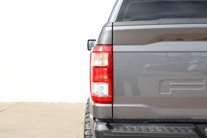 Ford F-150 Vehicle Full-screen Gallery Image 08