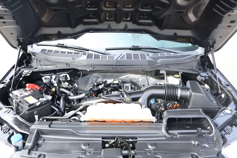 Ford F-150 Vehicle Full-screen Gallery Image 15