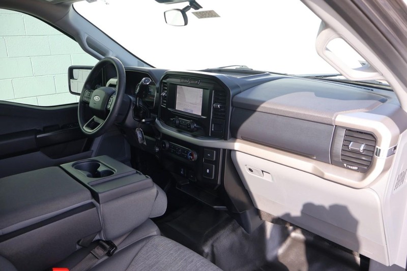 Ford F-150 Vehicle Full-screen Gallery Image 23