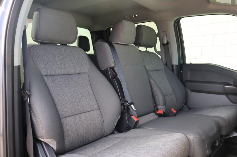 Ford F-150 Vehicle Full-screen Gallery Image 25