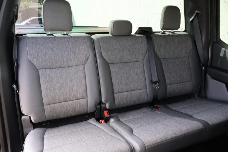 Ford F-150 Vehicle Full-screen Gallery Image 26