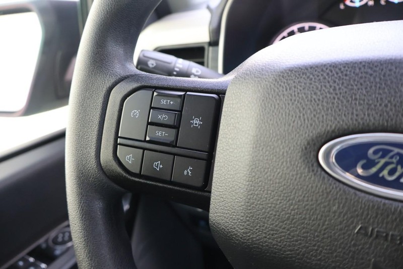 Ford F-150 Vehicle Full-screen Gallery Image 30