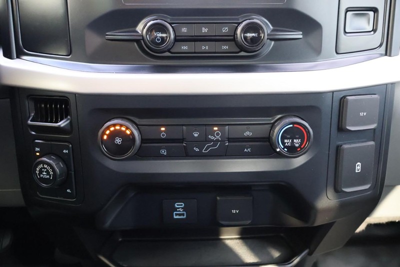 Ford F-150 Vehicle Full-screen Gallery Image 35