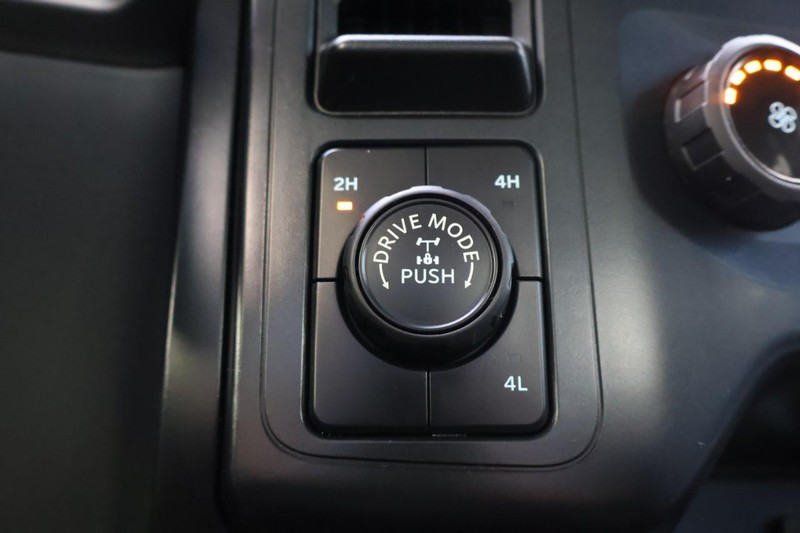 Ford F-150 Vehicle Full-screen Gallery Image 36