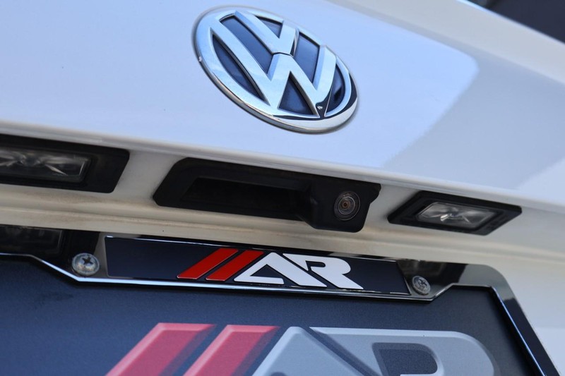 Volkswagen Jetta Vehicle Full-screen Gallery Image 08