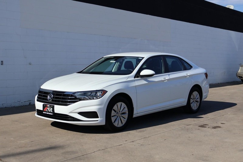 Volkswagen Jetta Vehicle Full-screen Gallery Image 13