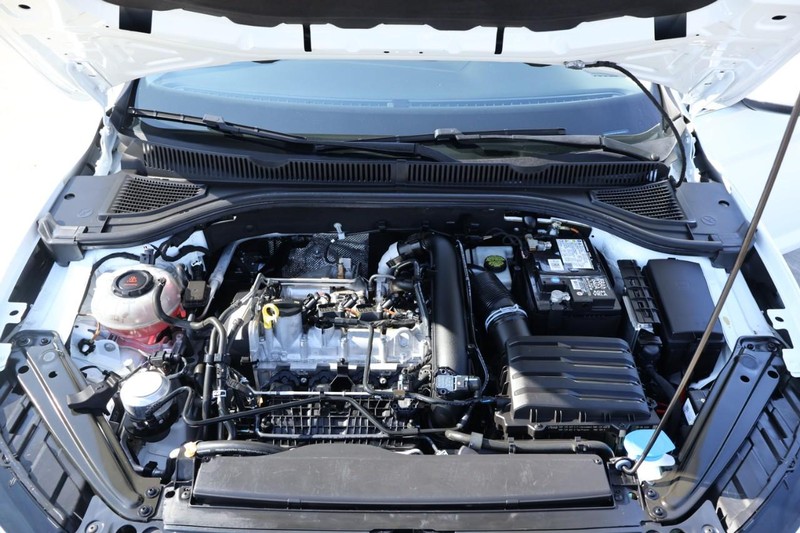 Volkswagen Jetta Vehicle Full-screen Gallery Image 15