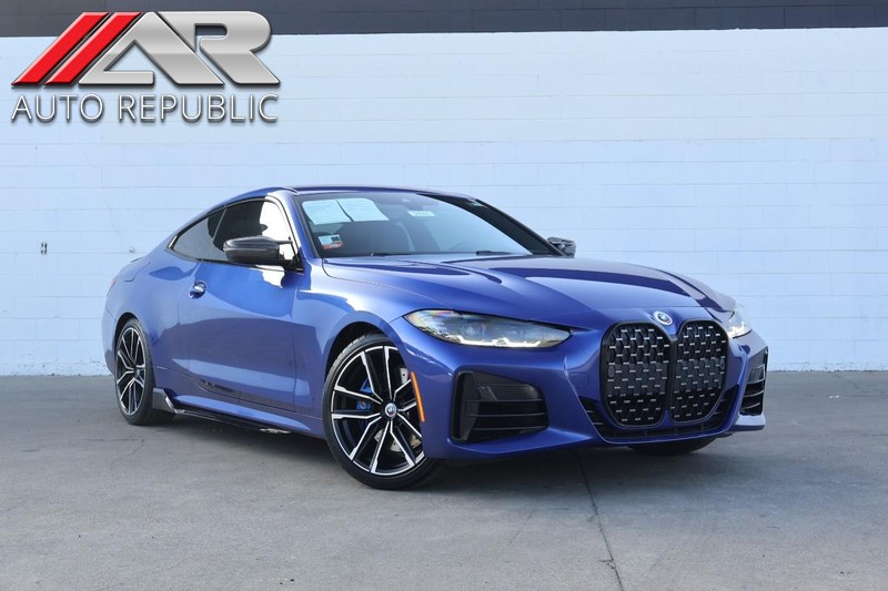 BMW 4 Series Vehicle Full-screen Gallery Image 01