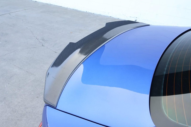 BMW 4 Series Vehicle Full-screen Gallery Image 06