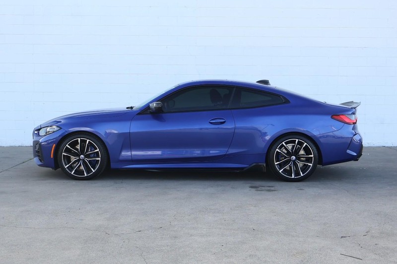 BMW 4 Series Vehicle Full-screen Gallery Image 13