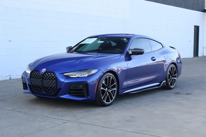 BMW 4 Series Vehicle Full-screen Gallery Image 14