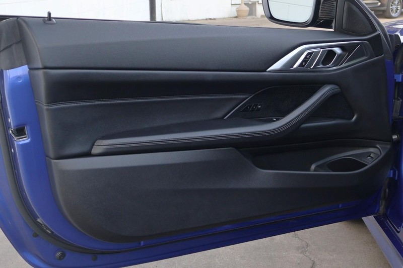 BMW 4 Series Vehicle Full-screen Gallery Image 17