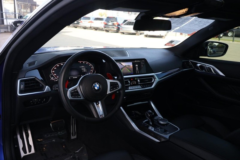 BMW 4 Series Vehicle Full-screen Gallery Image 18