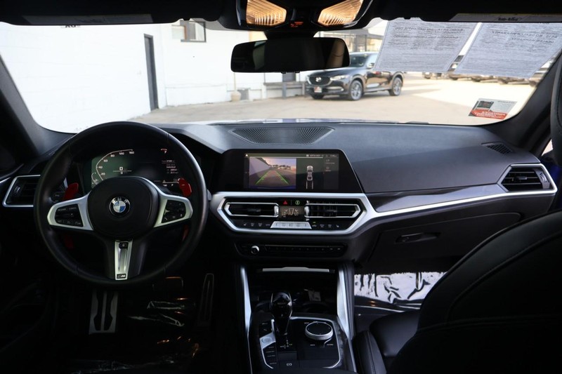 BMW 4 Series Vehicle Full-screen Gallery Image 27