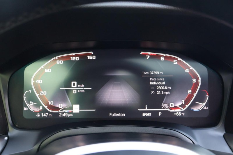 BMW 4 Series Vehicle Full-screen Gallery Image 28