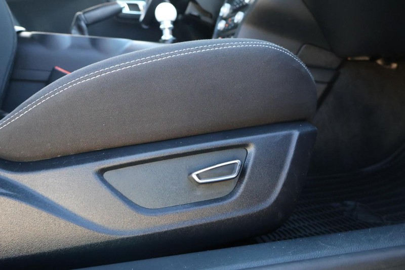 Ford Mustang Vehicle Full-screen Gallery Image 20