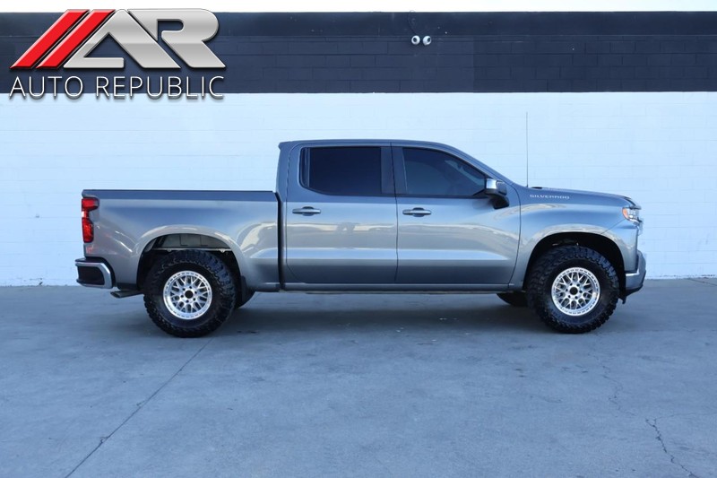 Chevrolet Silverado 1500 Vehicle Full-screen Gallery Image 01