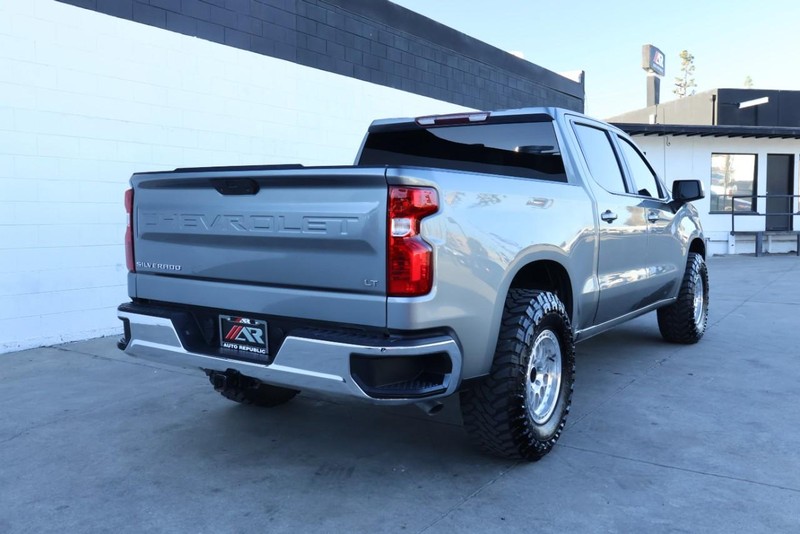 Chevrolet Silverado 1500 Vehicle Full-screen Gallery Image 05