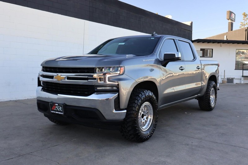 Chevrolet Silverado 1500 Vehicle Full-screen Gallery Image 12