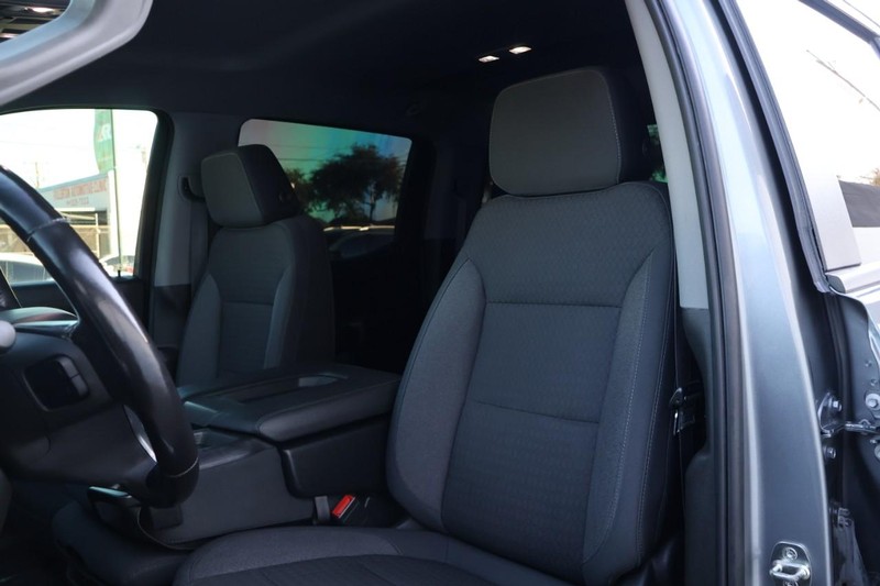 Chevrolet Silverado 1500 Vehicle Full-screen Gallery Image 20