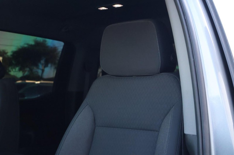 Chevrolet Silverado 1500 Vehicle Full-screen Gallery Image 21