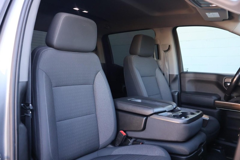 Chevrolet Silverado 1500 Vehicle Full-screen Gallery Image 23