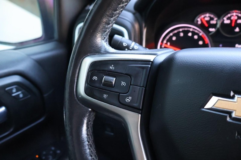 Chevrolet Silverado 1500 Vehicle Full-screen Gallery Image 30