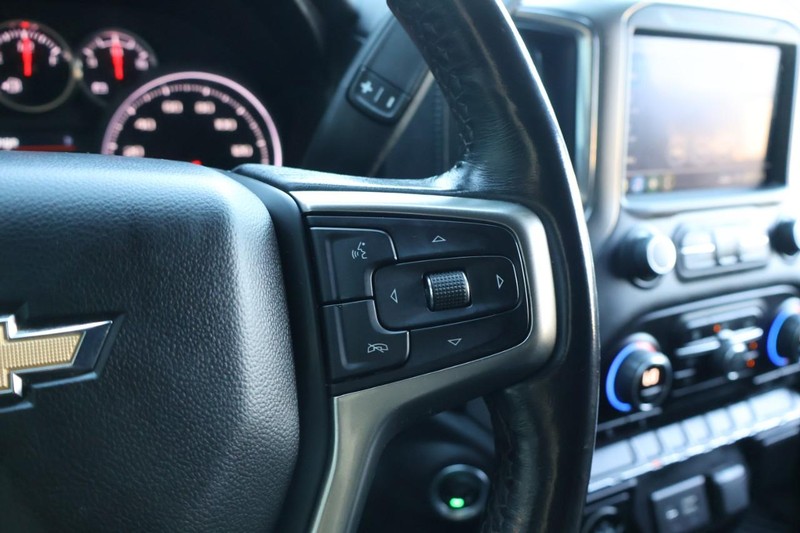 Chevrolet Silverado 1500 Vehicle Full-screen Gallery Image 31