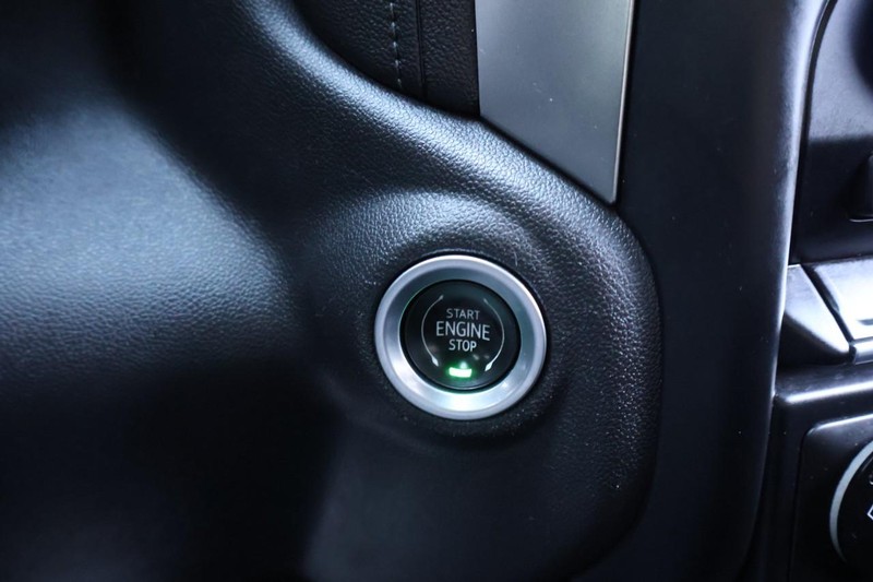 Chevrolet Silverado 1500 Vehicle Full-screen Gallery Image 32