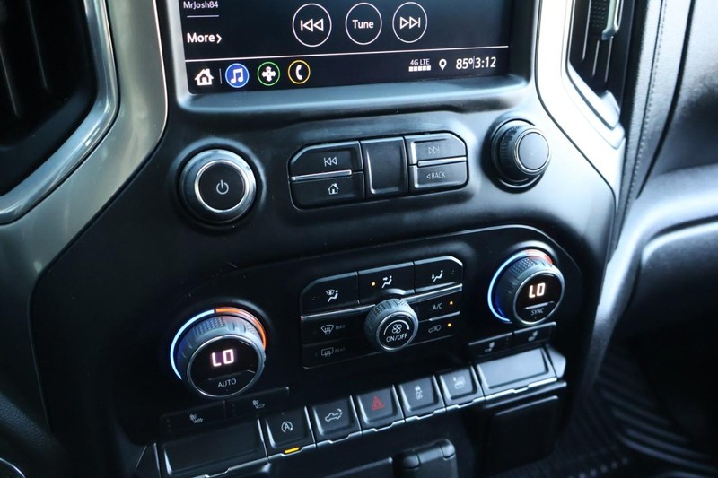 Chevrolet Silverado 1500 Vehicle Full-screen Gallery Image 36