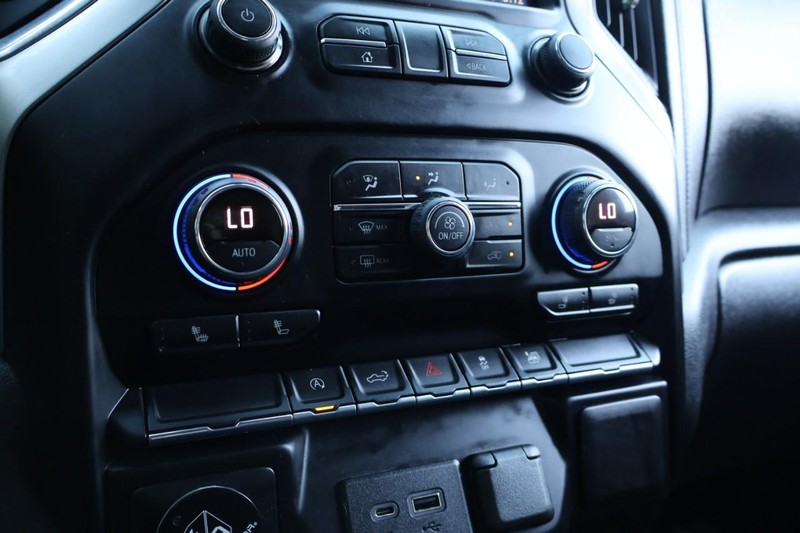 Chevrolet Silverado 1500 Vehicle Full-screen Gallery Image 37