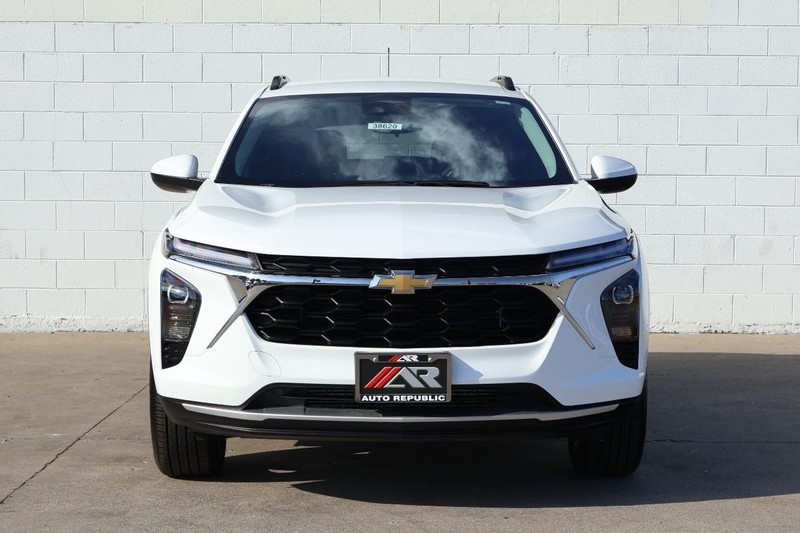 Chevrolet Trax Vehicle Full-screen Gallery Image 02