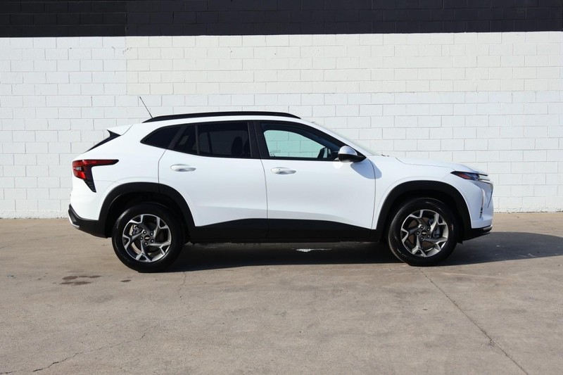 Chevrolet Trax Vehicle Full-screen Gallery Image 04