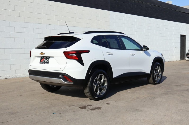 Chevrolet Trax Vehicle Full-screen Gallery Image 05