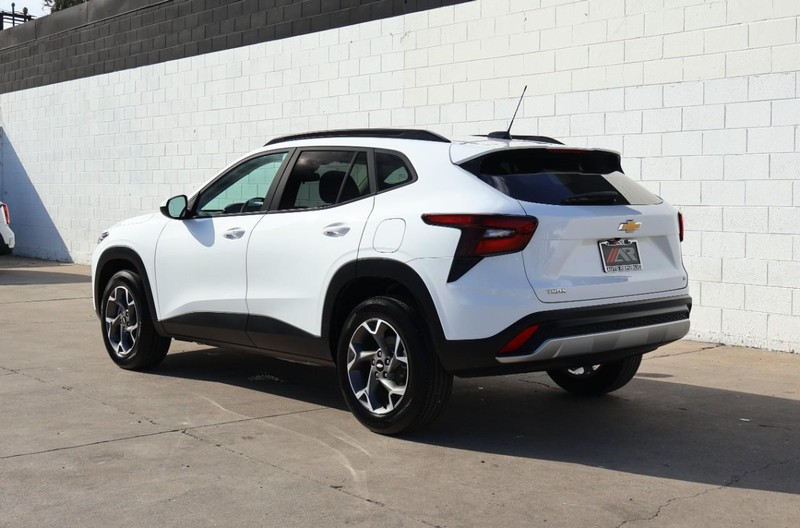 Chevrolet Trax Vehicle Full-screen Gallery Image 10