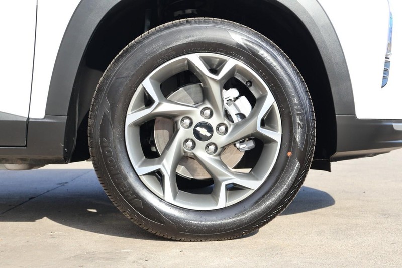 Chevrolet Trax Vehicle Full-screen Gallery Image 13