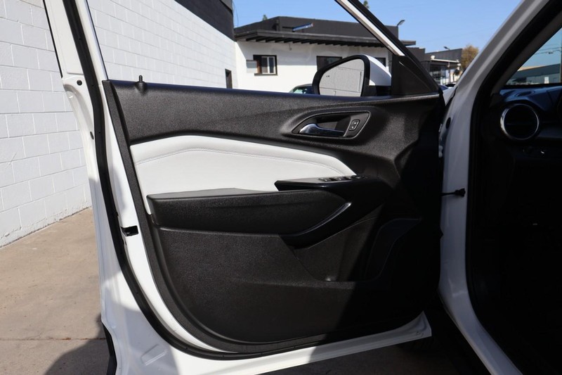 Chevrolet Trax Vehicle Full-screen Gallery Image 15