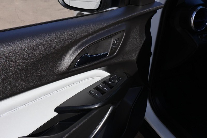 Chevrolet Trax Vehicle Full-screen Gallery Image 16