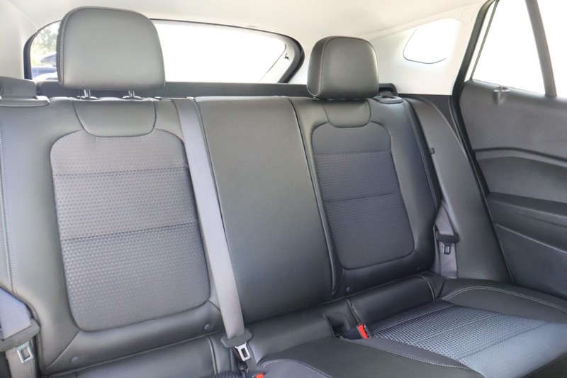 Chevrolet Trax Vehicle Full-screen Gallery Image 23