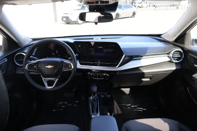 Chevrolet Trax Vehicle Full-screen Gallery Image 24