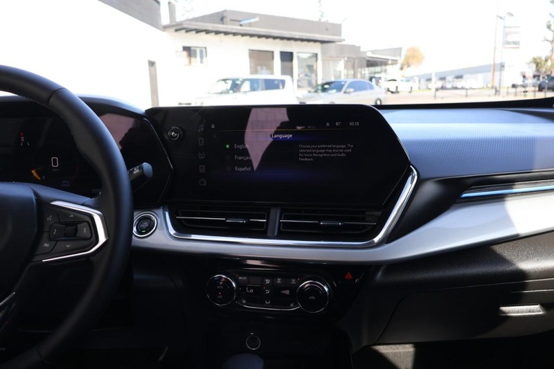 Chevrolet Trax Vehicle Full-screen Gallery Image 30