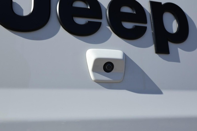 Jeep Gladiator Vehicle Full-screen Gallery Image 08