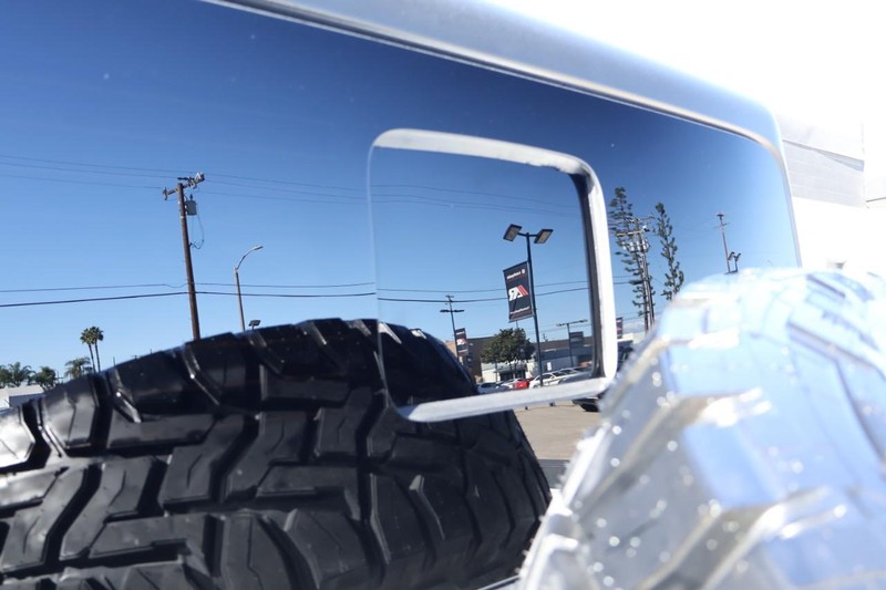 Jeep Gladiator Vehicle Full-screen Gallery Image 11