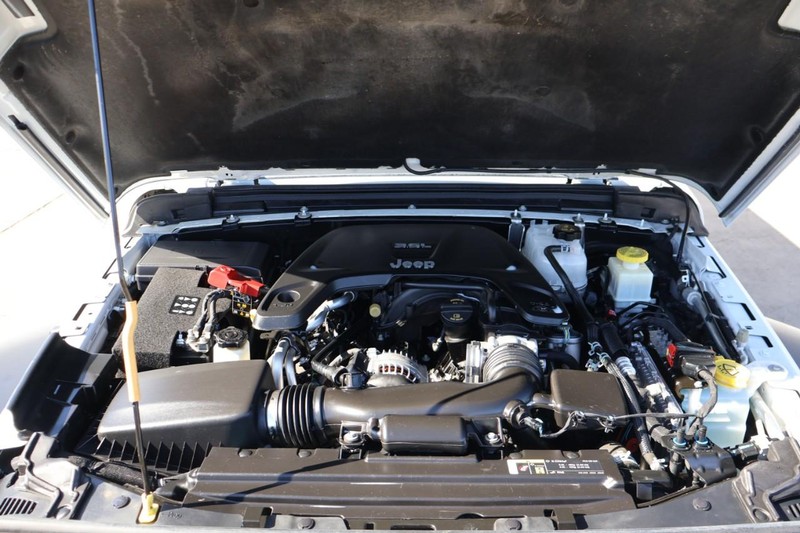 Jeep Gladiator Vehicle Full-screen Gallery Image 16