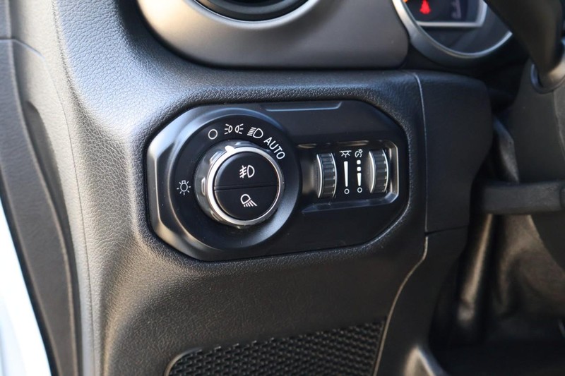 Jeep Gladiator Vehicle Full-screen Gallery Image 22